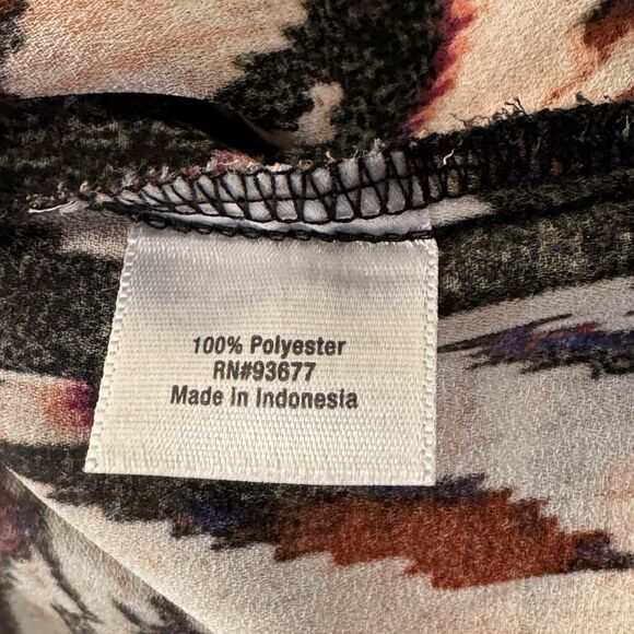 A.N.A. X-Large Tank Top Sleeveless Lightweight Semi-Sheer Hi-Low Hem V-Neck - Picture 8 of 9